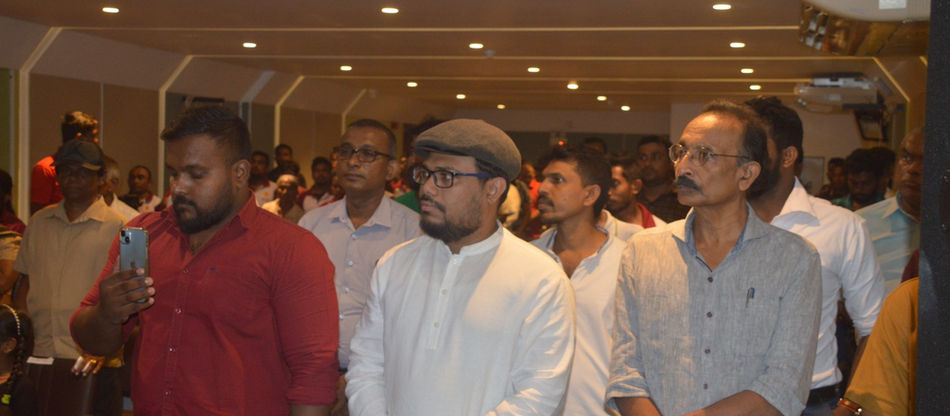 අමුතු ආරක මැයි දින වැඩසටහන