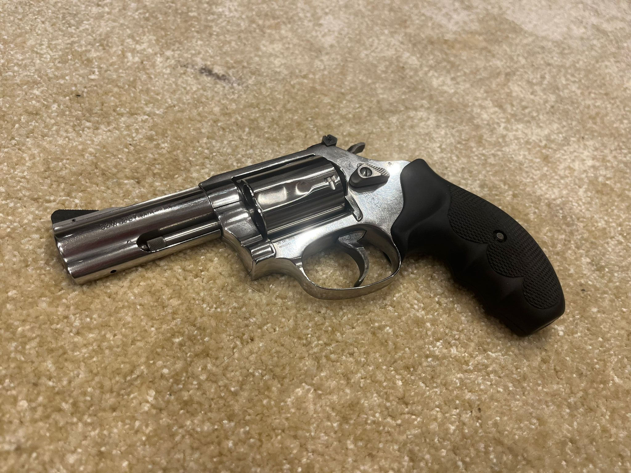Smith and Wesson 60-15 / 3"