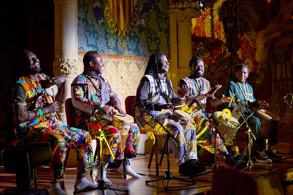 Djilandiang, con su director Bamba Lamine Mane en el centro (foto: Santi Puig)