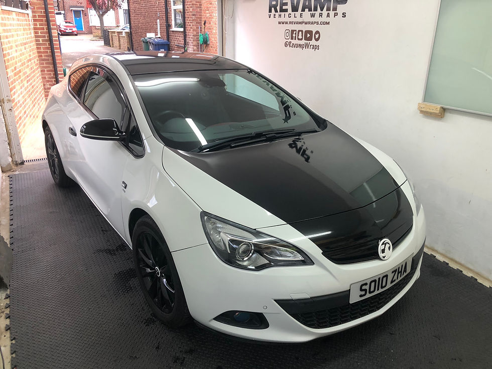 Astra GTC Wrapped in Gloss Fuschia