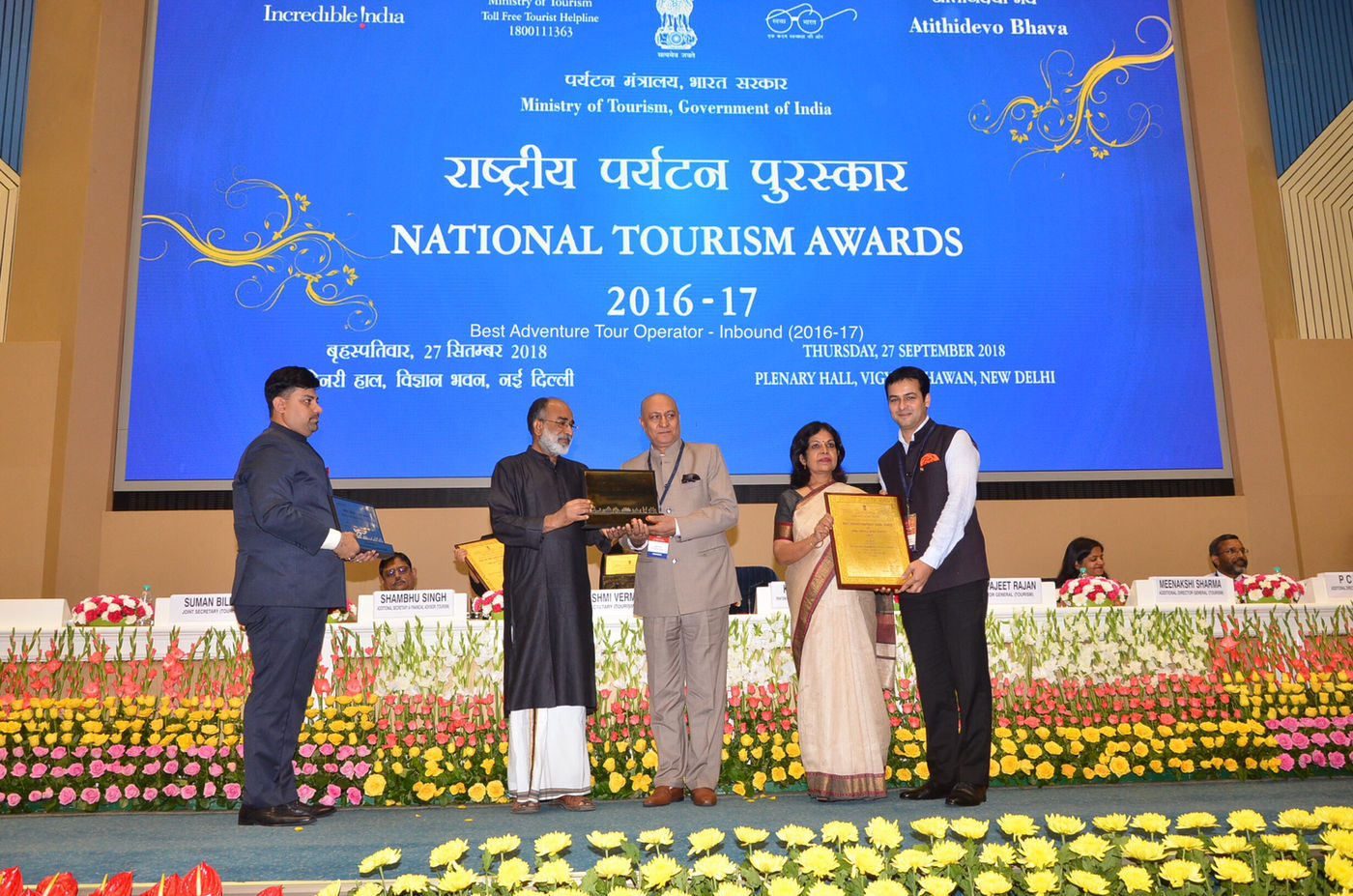 SnowLion Expeditions receiving the National Tourism Award in New Delhi