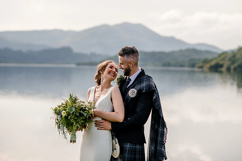 Venachar-Lochside-Wedding-38.webp