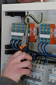 9X4A5484_Sicherungskasten Hand.jpg