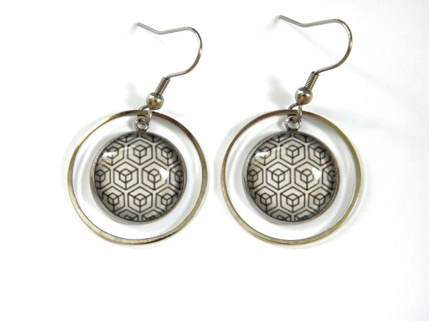 Boucles d'oreilles illustrations cubes et hexagones noirs fond blanc