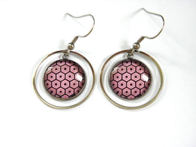 Boucles d'oreilles illustrations rouge clair petits hexagones