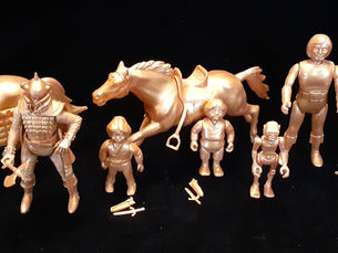 1979 GOLD Knickerbocker figures. Full set is complete!!