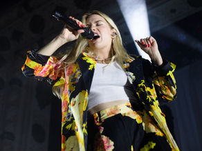 Ashe Dazzles The Crowd at Chicago’s Metro