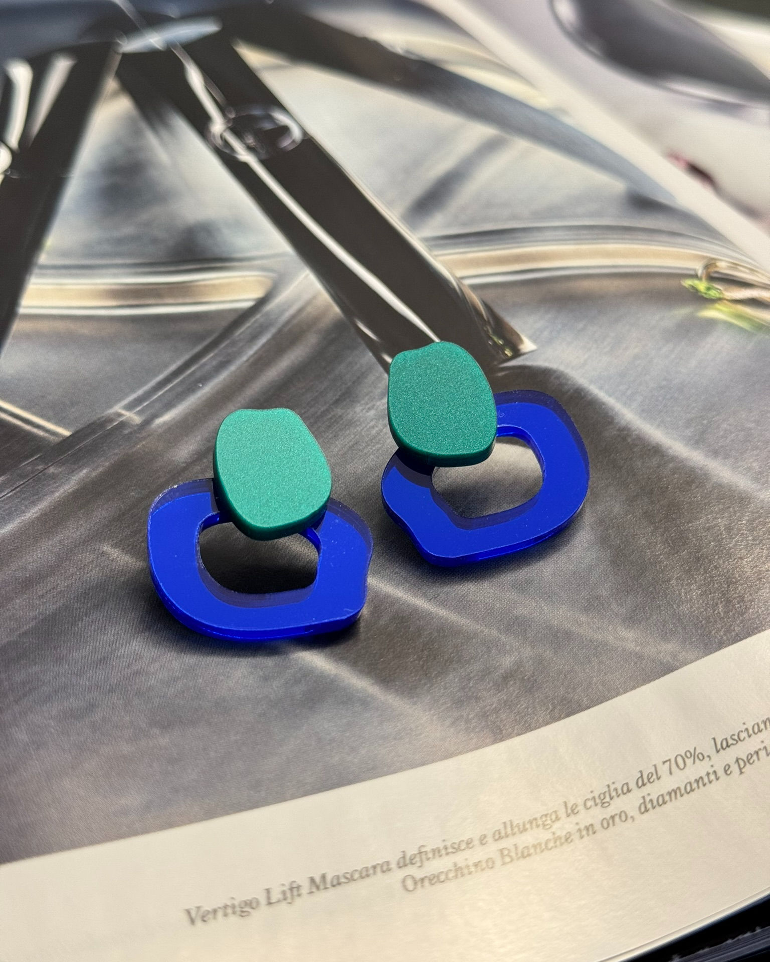 NAUŠNICE DIVINE DETAILS