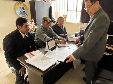 Firma de convenio en el instituto