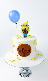 Minion cake