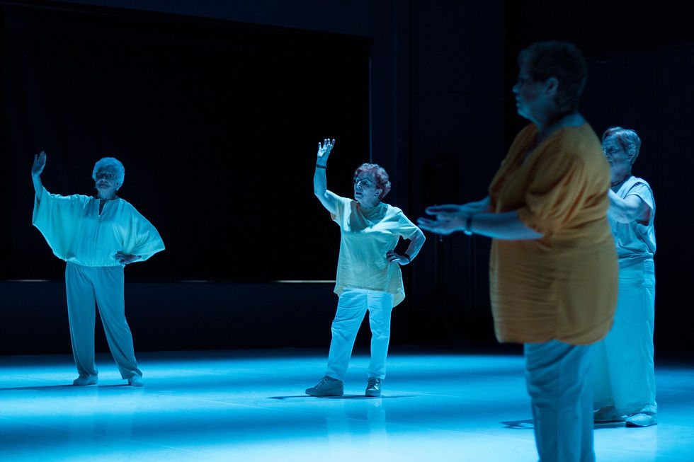 12 _ Aquí i no allà (Aurora Bauzà, Pere Jou i Les Aventureres) - F- Nora Baylach