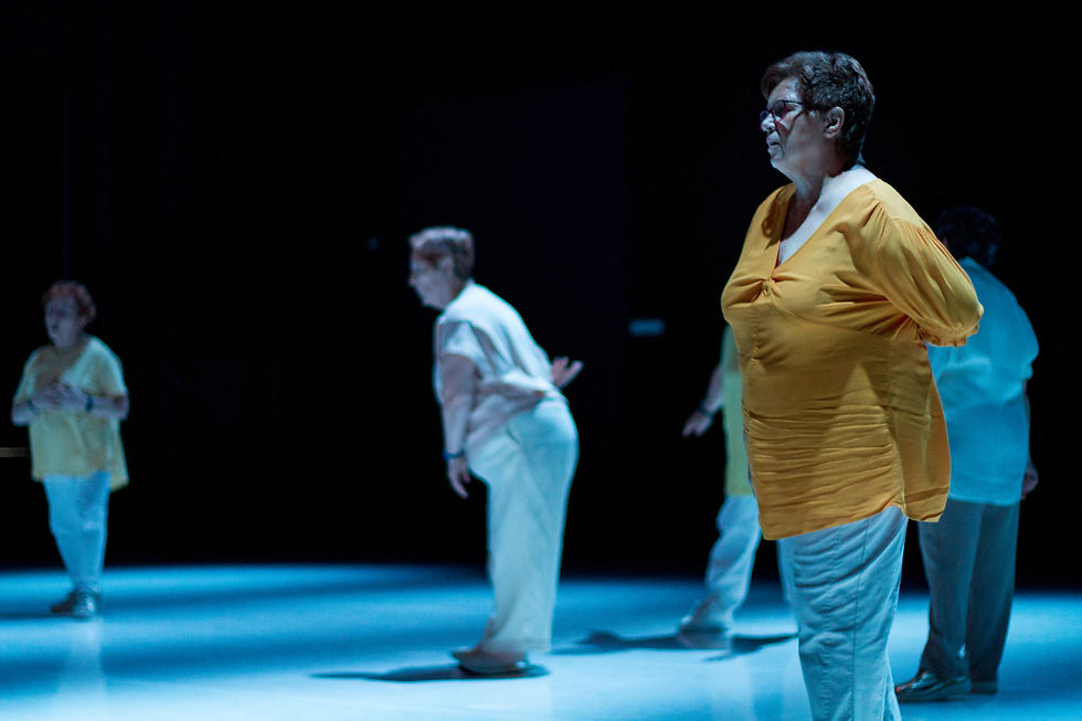 11 _ Aquí i no allà (Aurora Bauzà, Pere Jou i Les Aventureres) - F- Nora Baylach