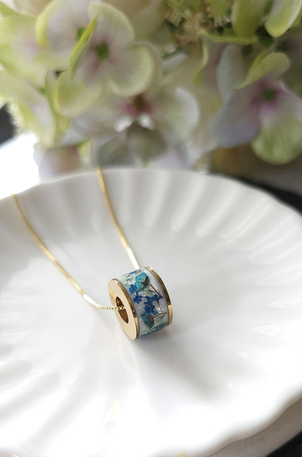 Thumbnail: Charlotte - dry flower resin barrel pendant
