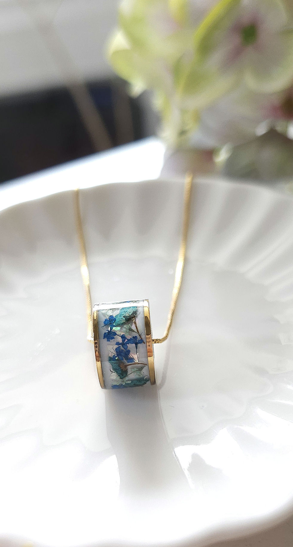 Thumbnail: Charlotte - dry flower resin barrel pendant