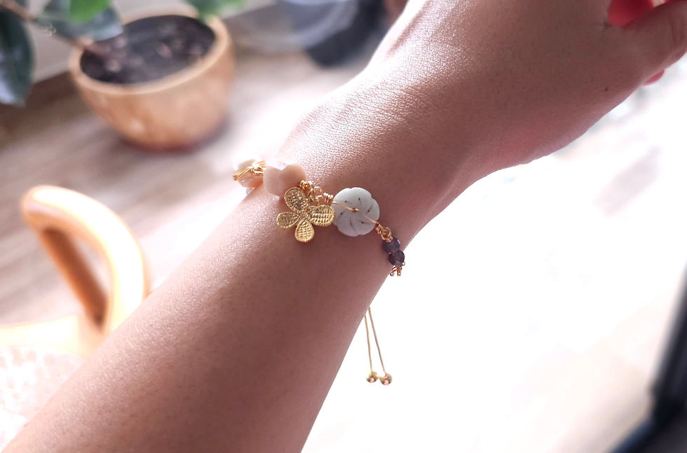 Thumbnail: Adjustable Charm bracelet with butterfly charm