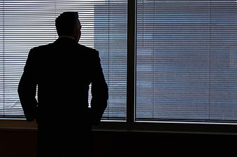 businessman-1477601_1920.jpg