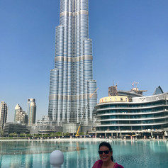 Winter sun in Dubai at the Burj Khalifa