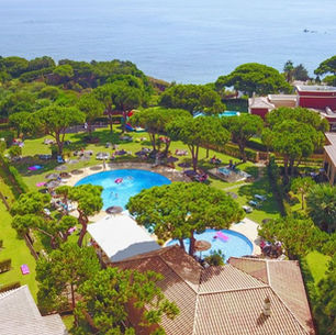 "Nikki is great at finding the best flights and locations based on our budget" - Rachel