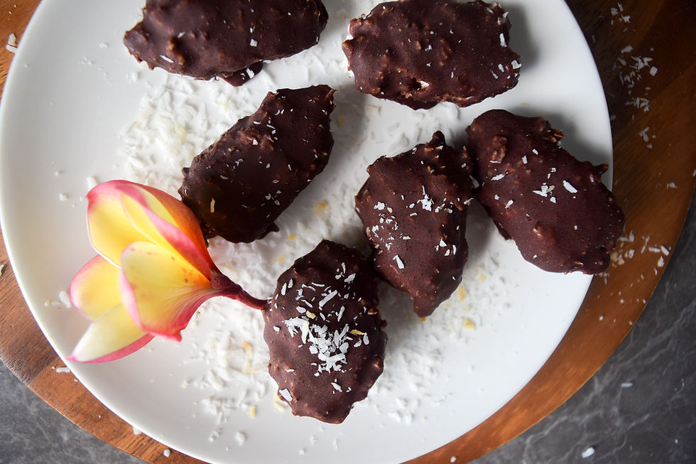 Coconut and chocolate - can't resist! Try out these simple vegan bounty bars! They take no time to make, store in the freezer, and satisfy your sweet tooth - perfection. It's a 'healthier' dessert to take your taste buds to the tropics!