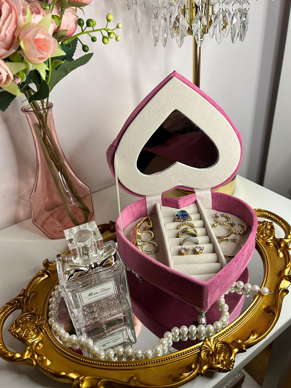 Thumbnail: Pink sofa bed jewelry box