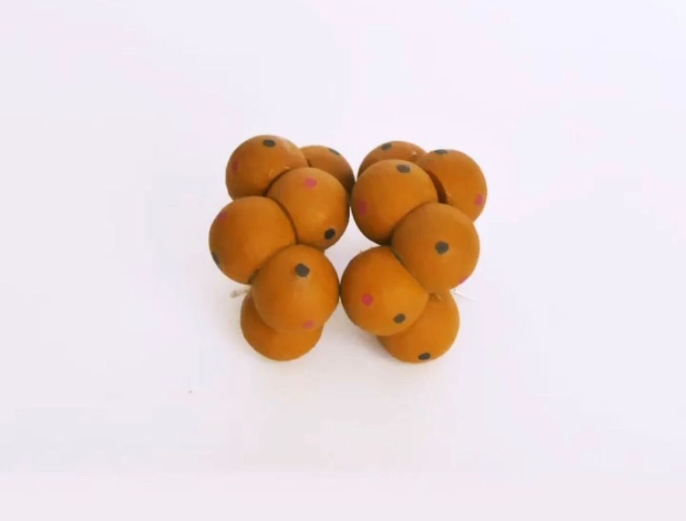 Brincos "Bolas", da joalheira Claudia Cucchi