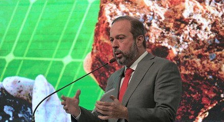 Governo anuncia investimento de R$ 820 milhões para geração de energia na Amazônia