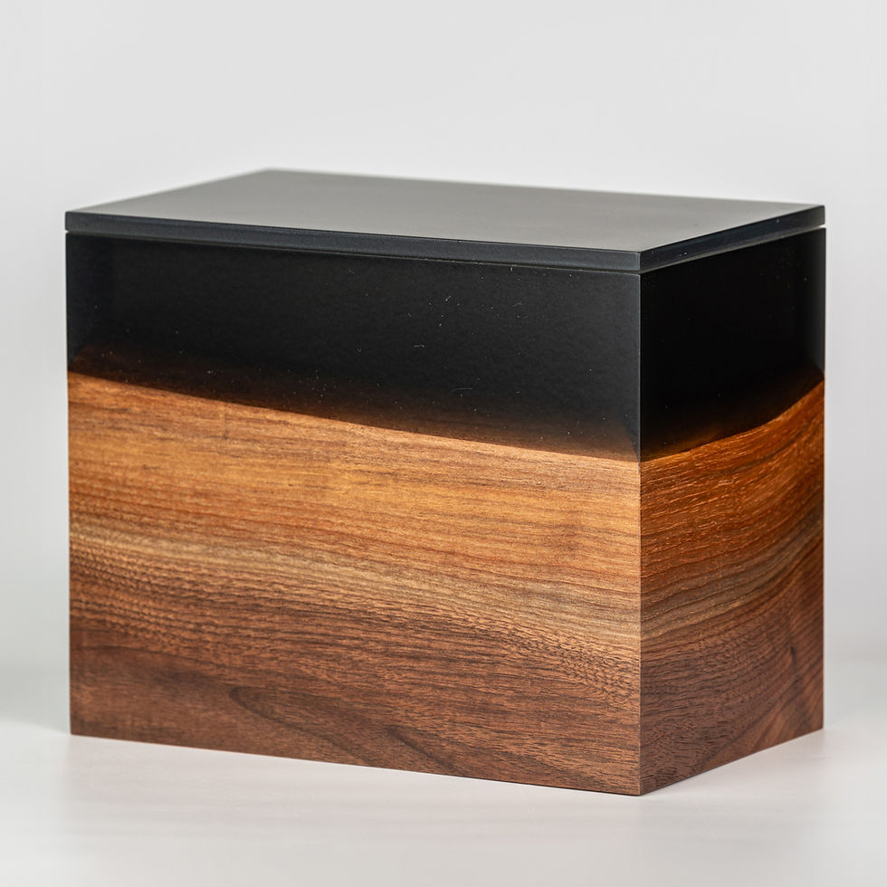 Thumbnail: The Windsor Urn - Urn 10 of 26