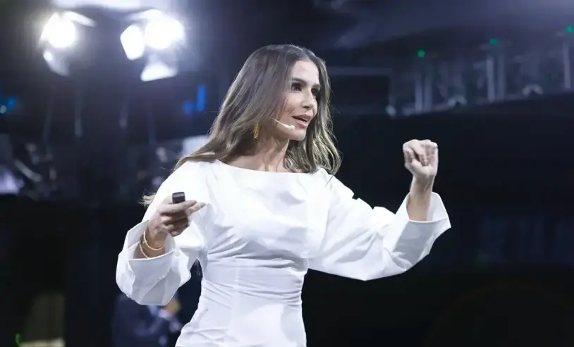 palestra de Deborah Secco
