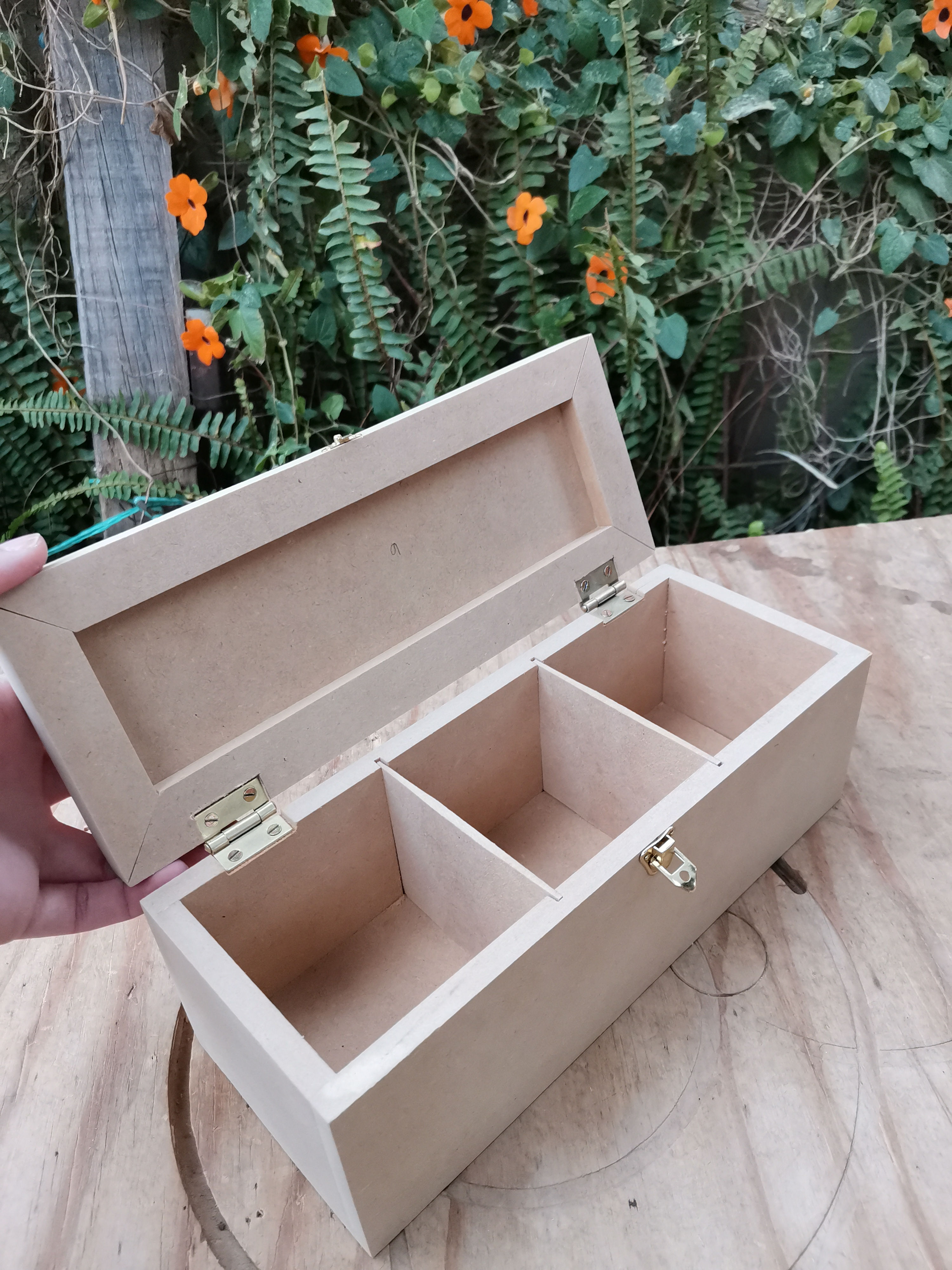 Caja MDF té 3 divisiones 
