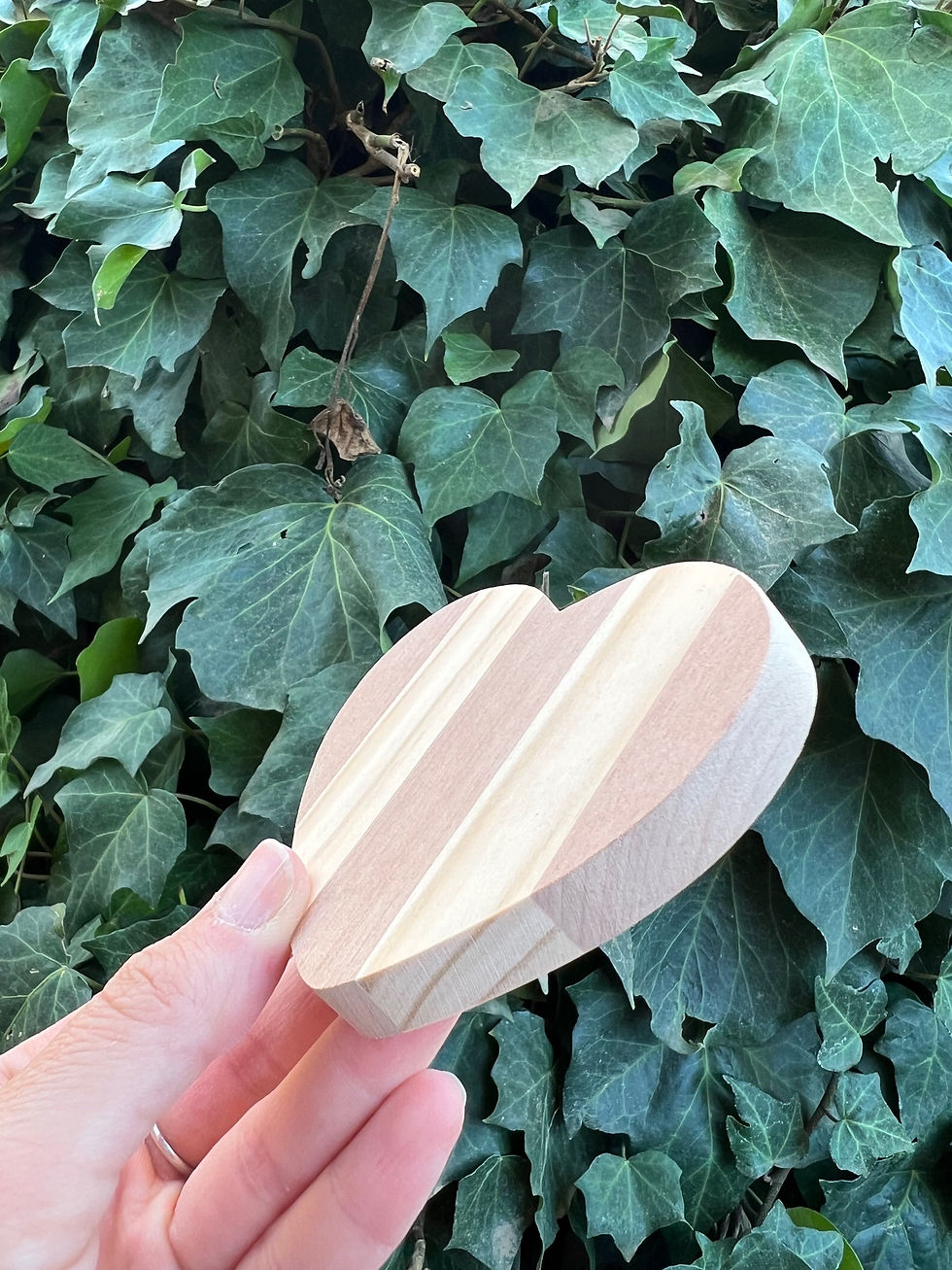 Miniatura: Corazón madera reciclada pino roble  9x8