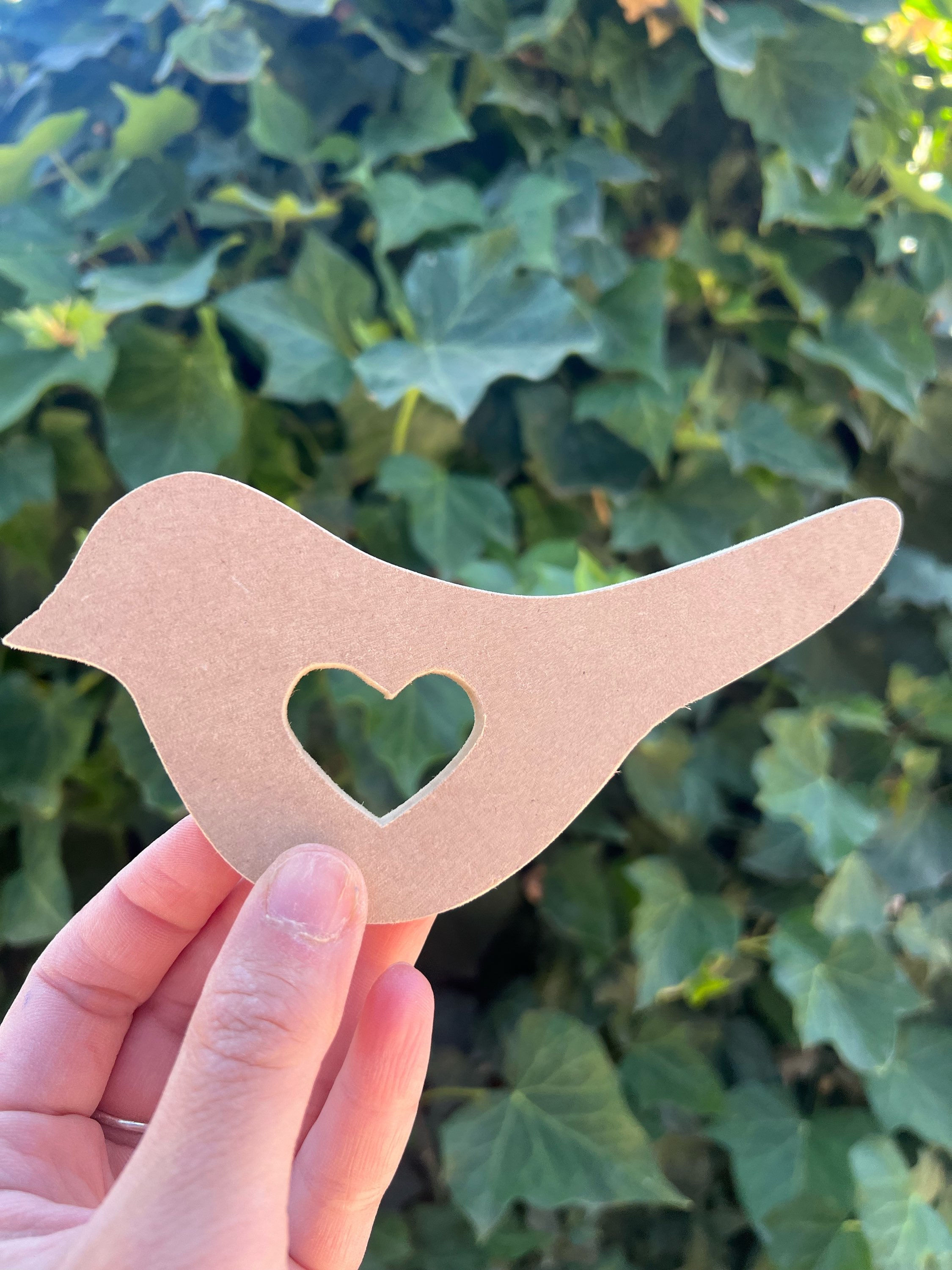 Pajaro Mdf 9mm corazón calado 