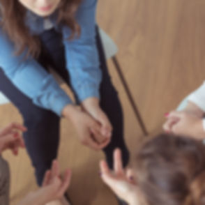 Brainstorming de mulheres jovens