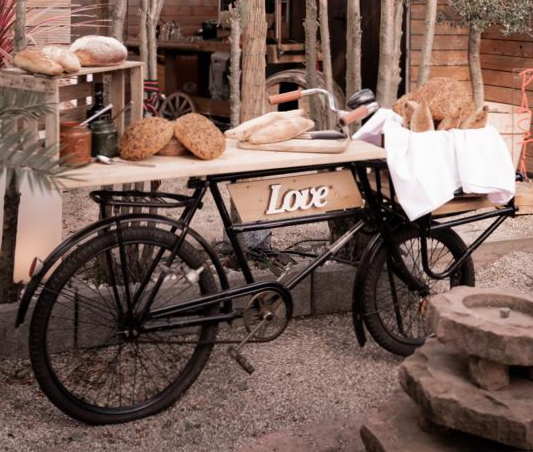 Unser Fahrrad... einfach immer wieder toll.
Wir lieben es immer wieder kleine Eye-Catcher zu bauen.. sprechen Sie uns an wir machen es gerne möglich.