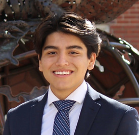 Alejandro Peche Headshot_edited.jpg