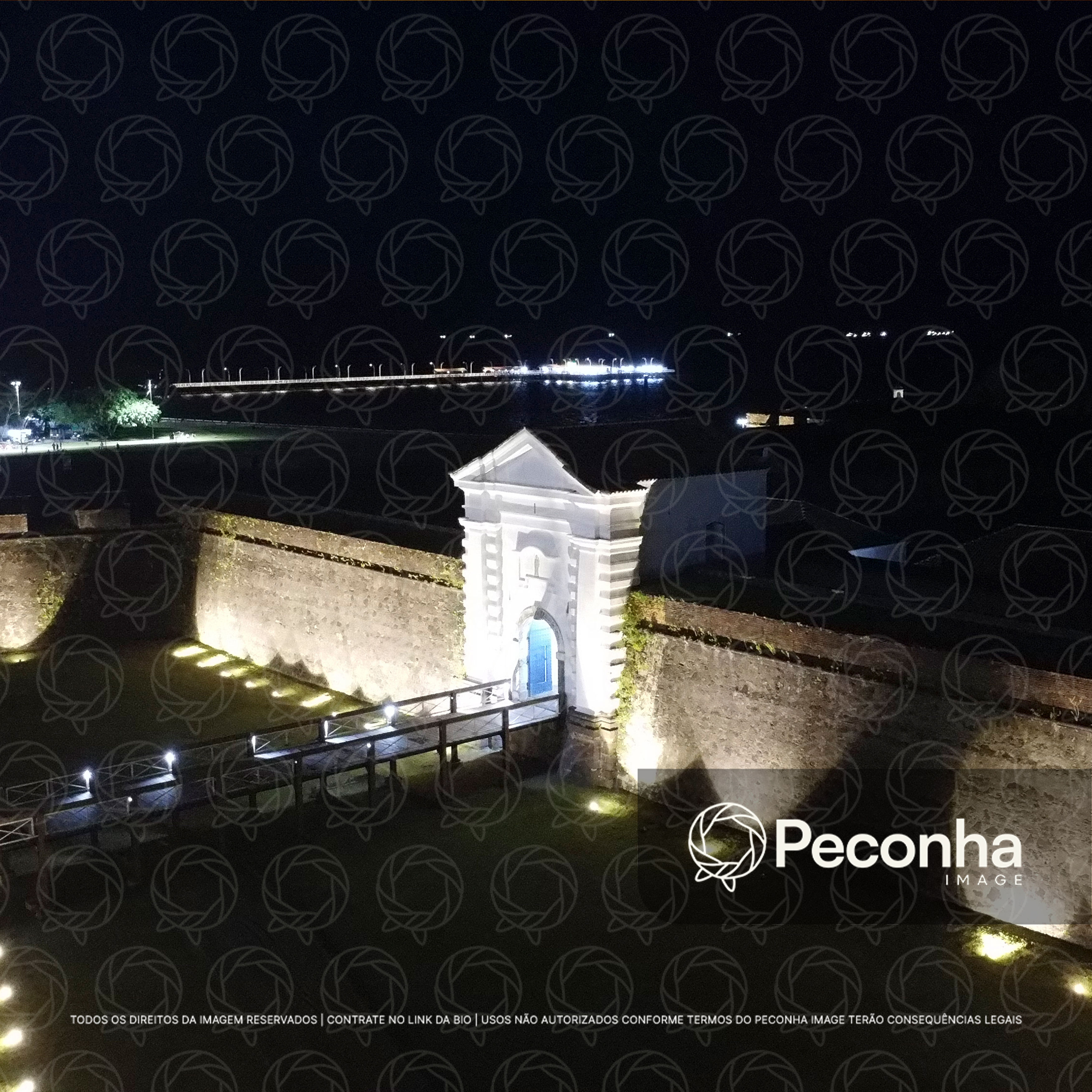 Vista aérea noturna da Museu Fortaleza de São José de Macapá