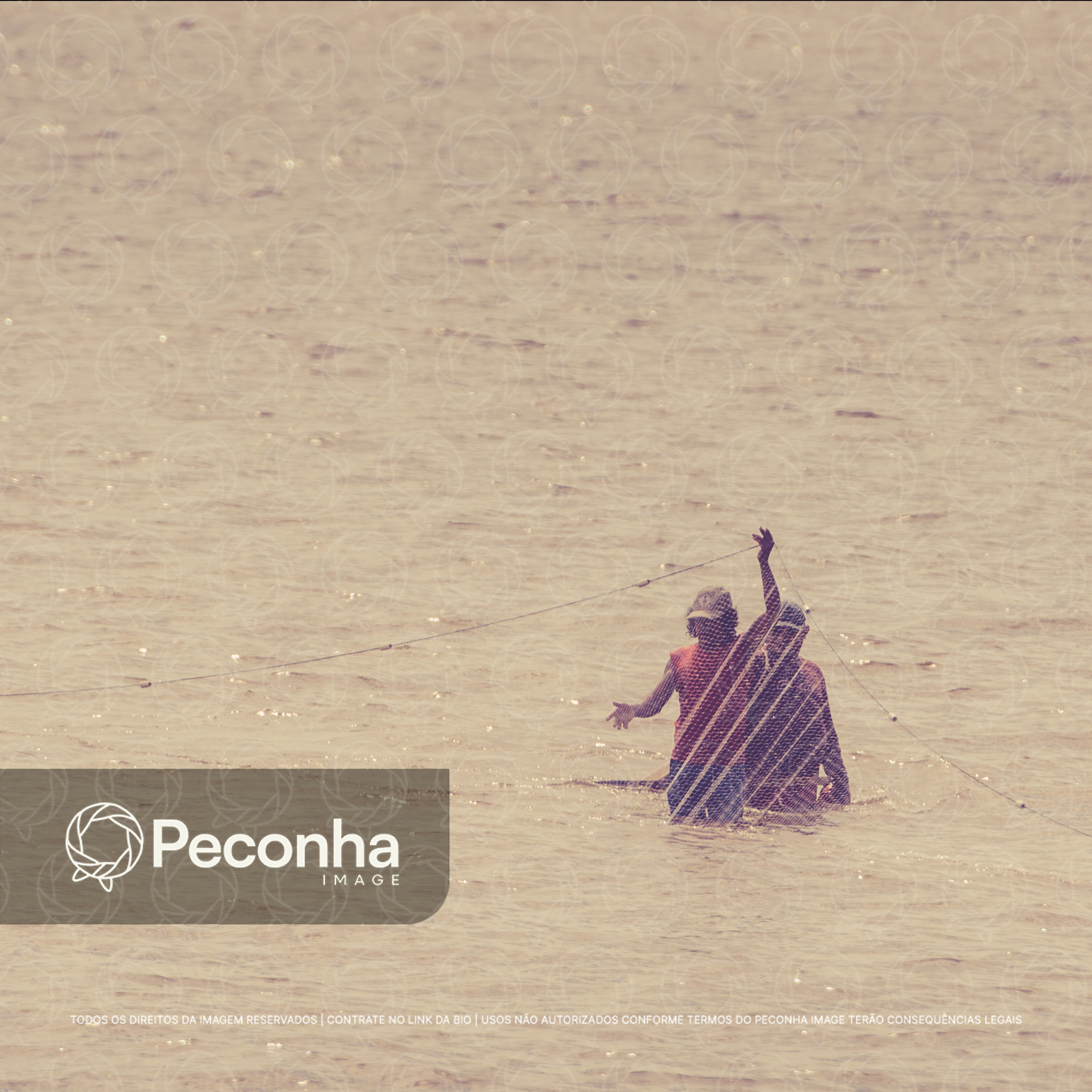 Pescadores artesanais no Rio Amazonas