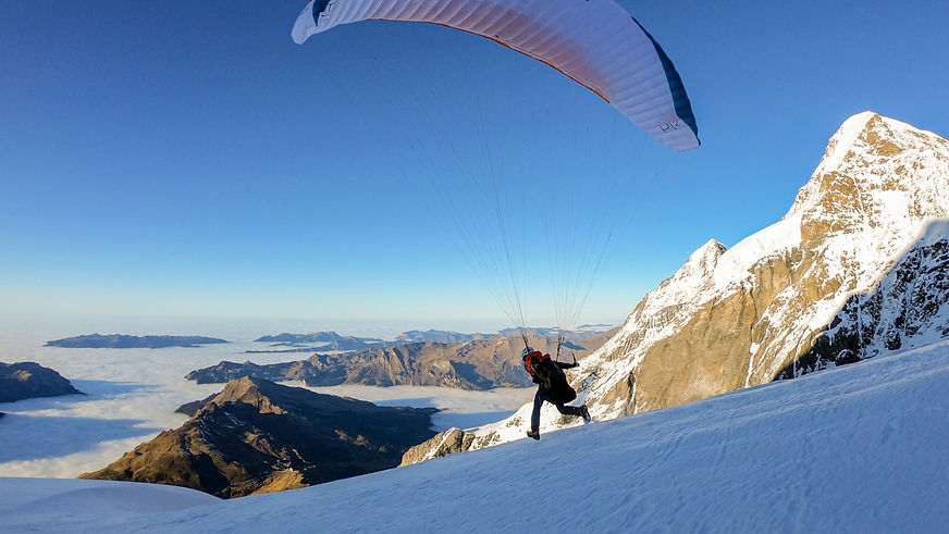 Hochalpiner Gleitschimstart auf dem Jungfraujoch