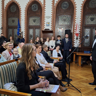 „Strzał w plecy” strzałem w dziesiątkę 