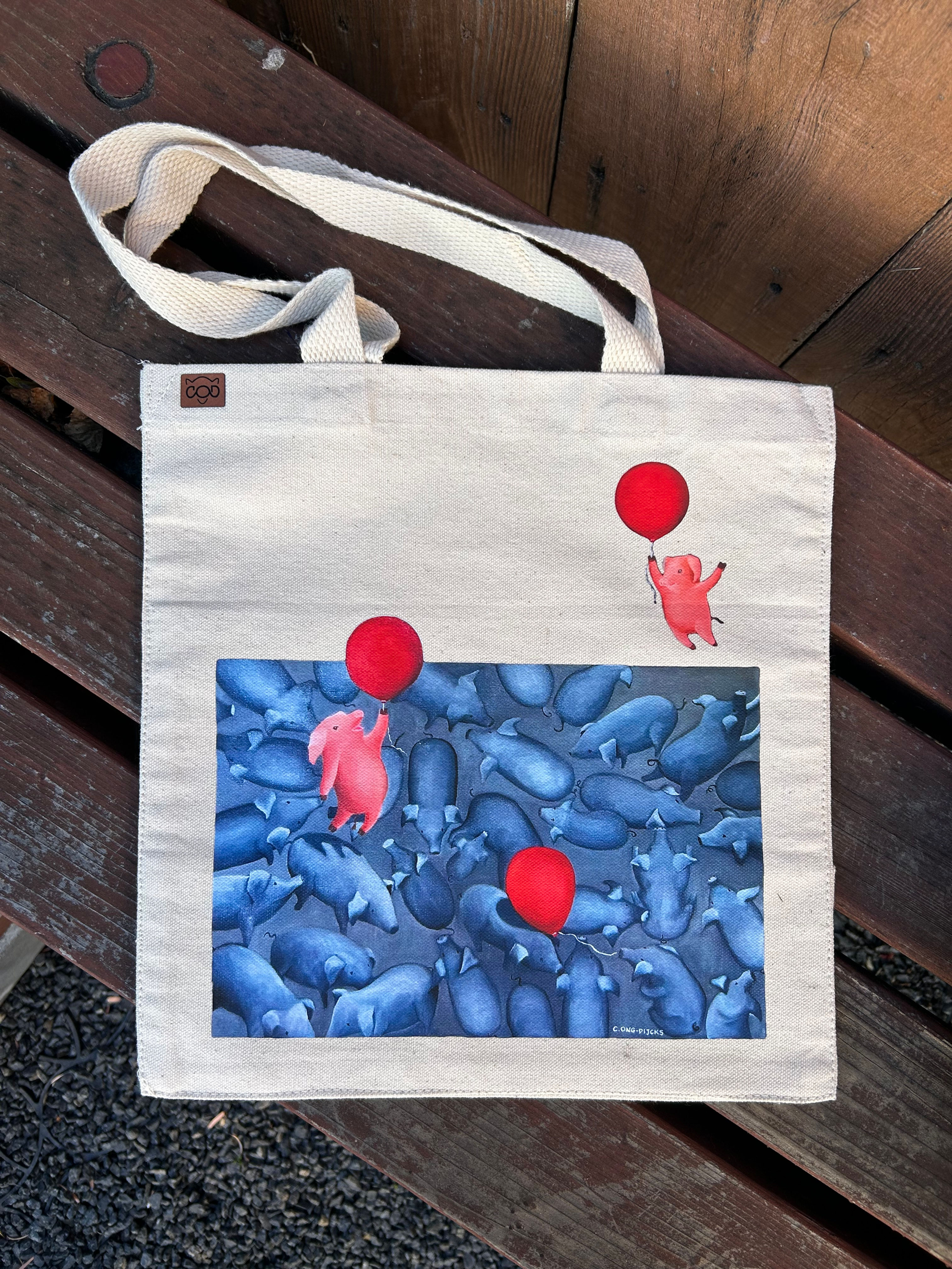 Art Tote - Piggy's Escape