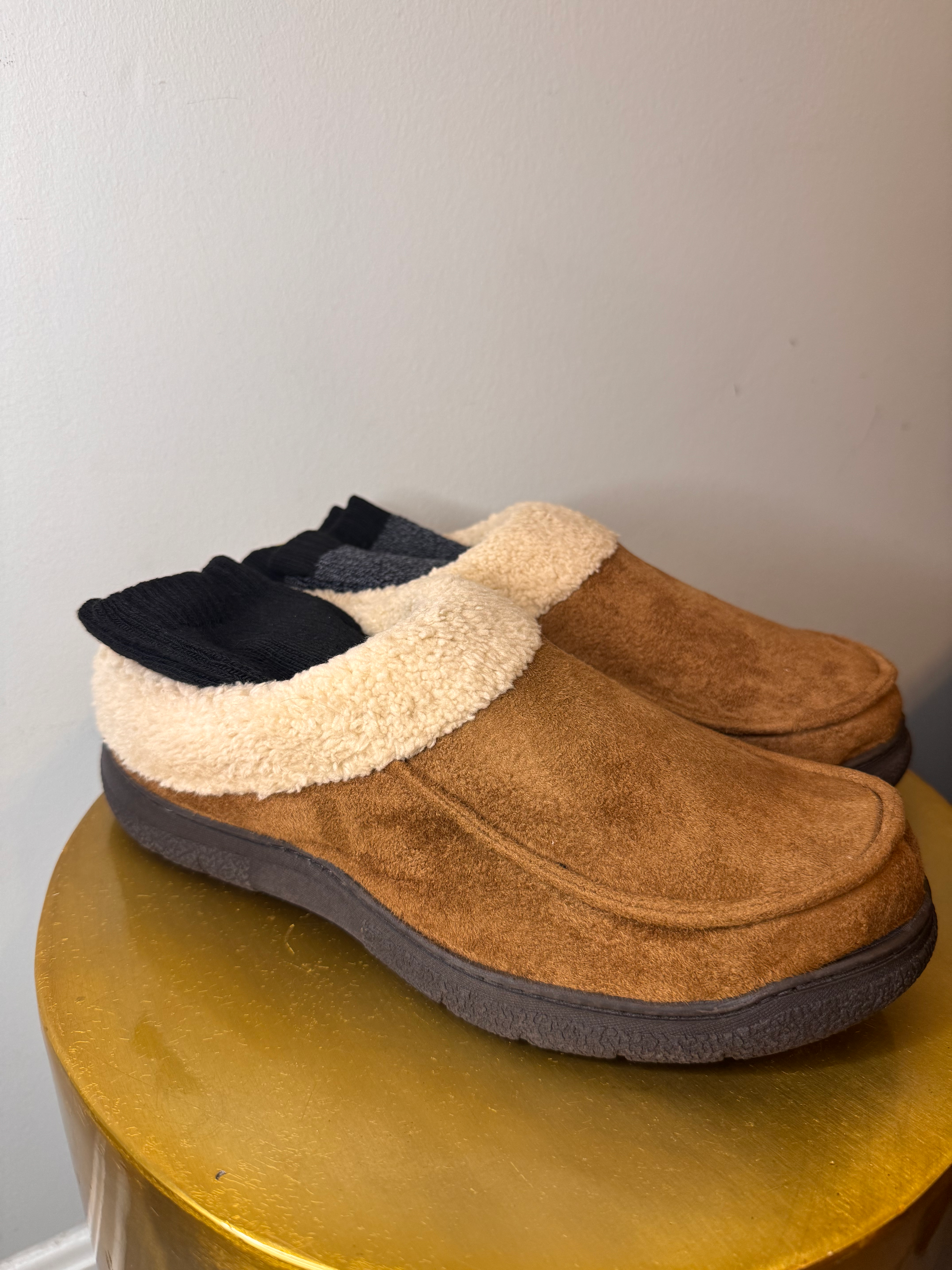 Men's Slippers +Socks Set: Brown