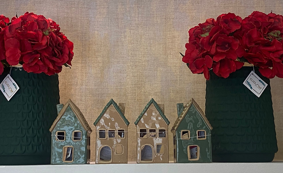 Miniatura: casinha beje, porta vela