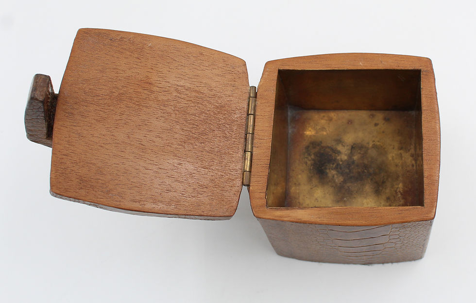Thumbnail: R & Y Augousti BOITE VINTAGE EN BOIS ET LAITON