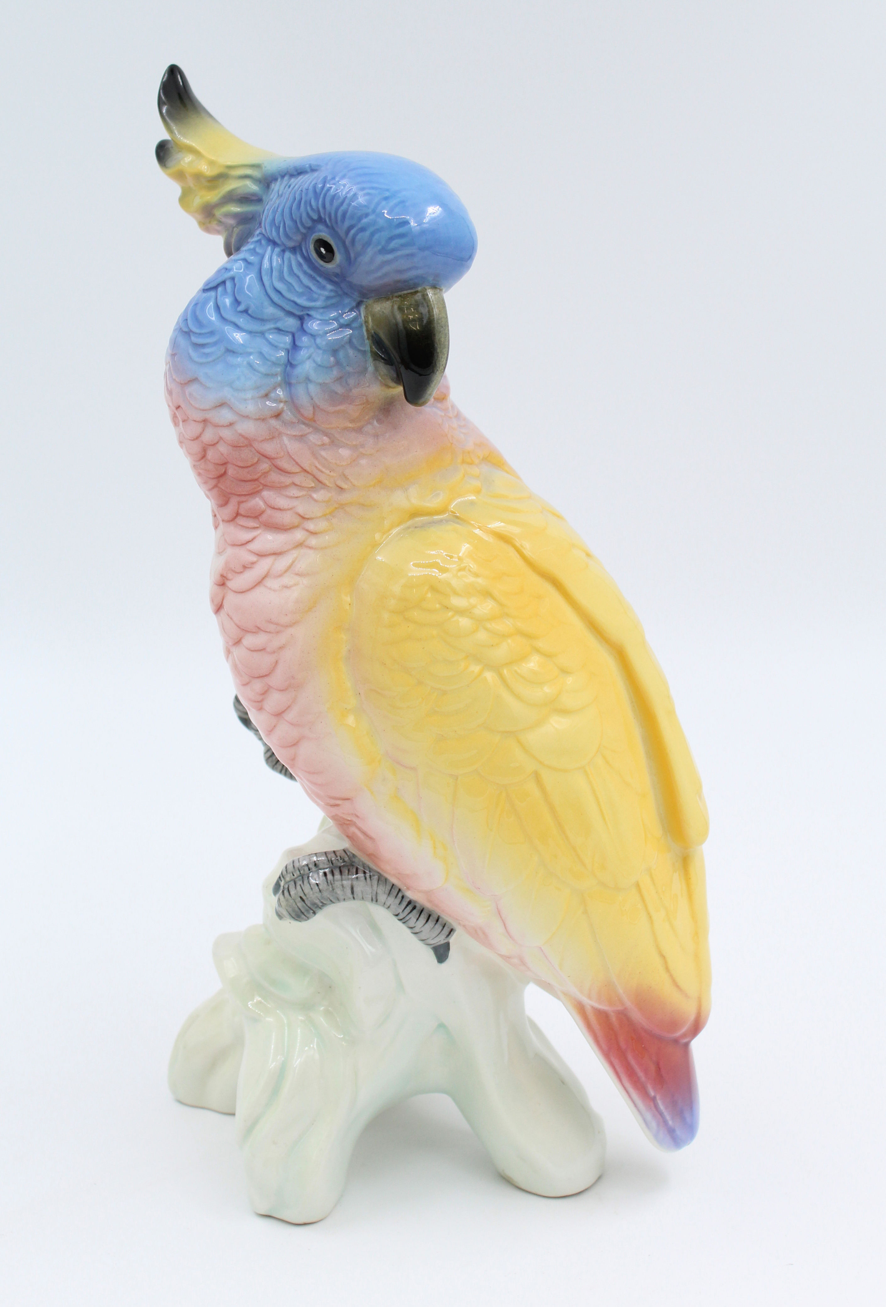 OISEAU perroquet Cacatoes en porcelaine émaillé H = 29 CM GOEBEL ? ENS ?