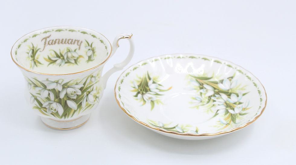 Thumbnail: Tasse et Soucoupe a thé Porcelaine Royal Albert Flower of the Month January