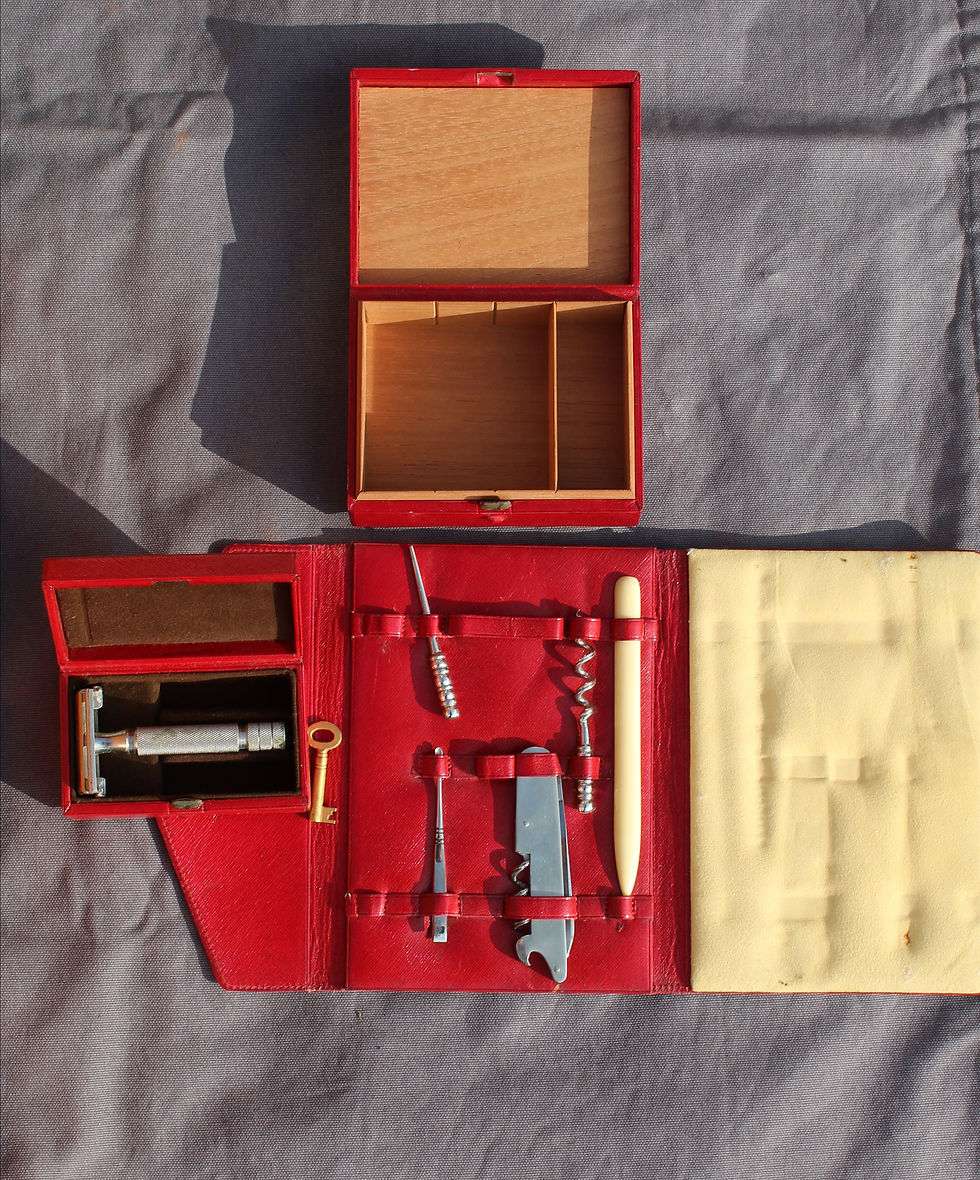 Thumbnail: VALISE DE VOYAGE VINTAGE EN CUIR MAPPIN & WEBB PARIS AVEC ACCESSOIRES 63*42 CM