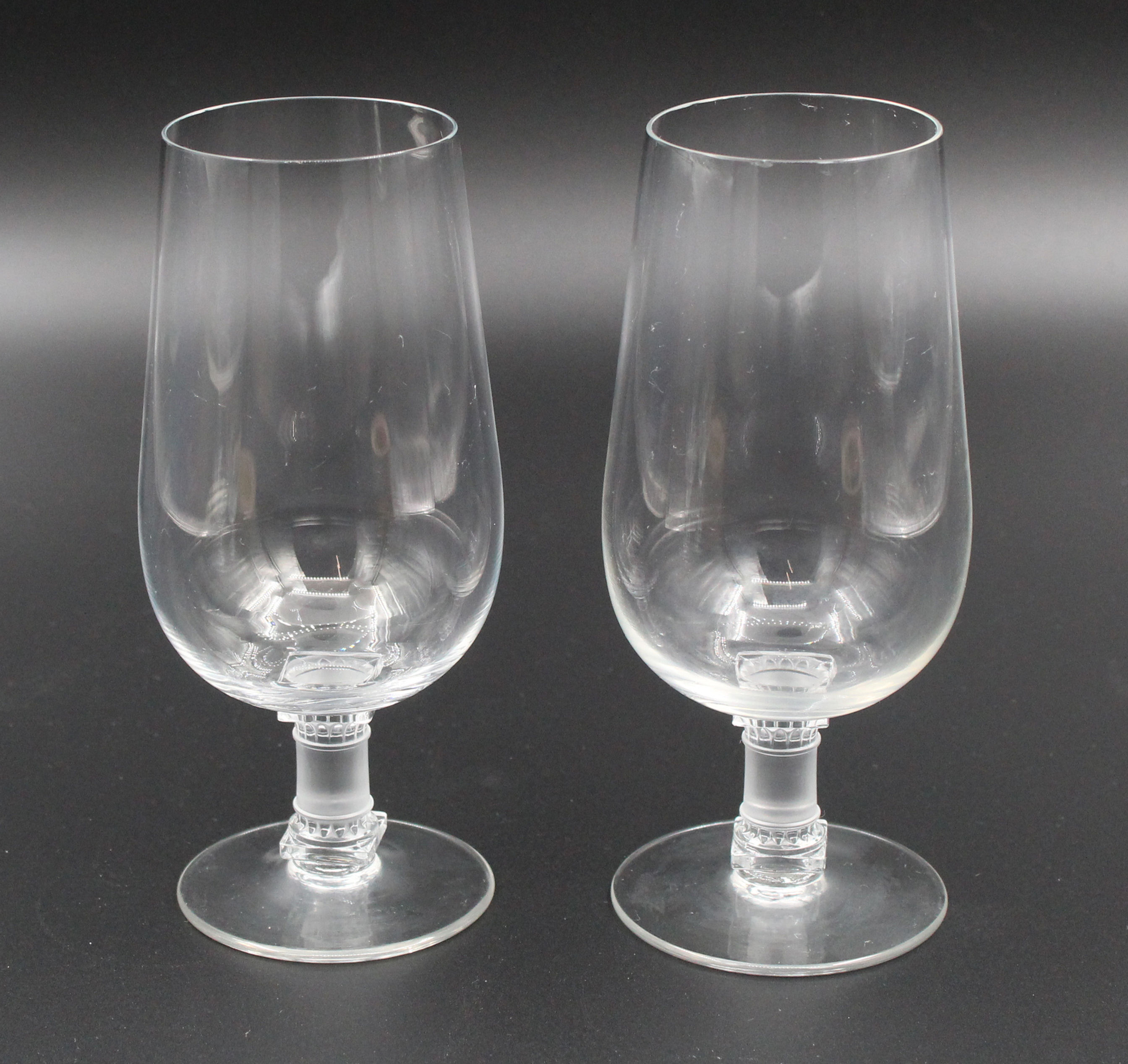 Série de 2 verres à dégustation En Cristal De Lalique Modèle Murat H= 16.2 cm