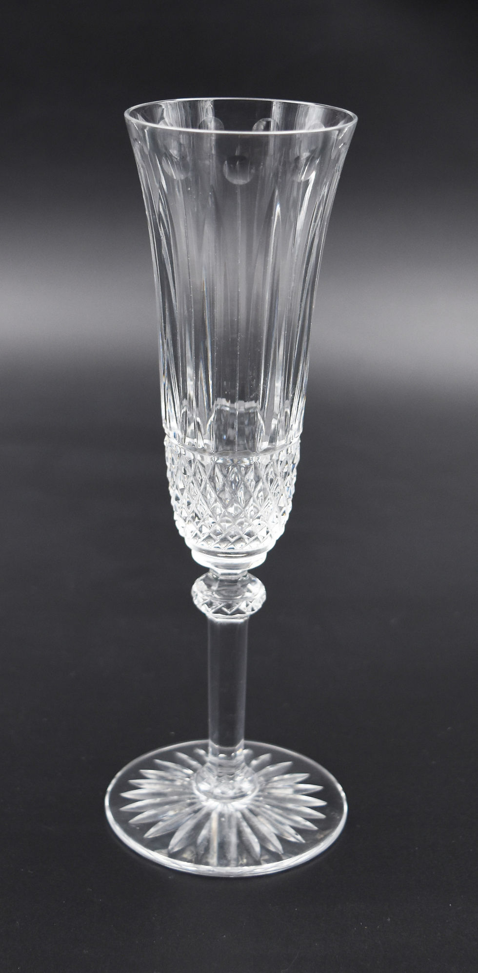 8 VERRES A EAU  SAINT LOUIS MODELE TOMMY H = 18 cm + 8 FLUTES A CHAMPAGNE