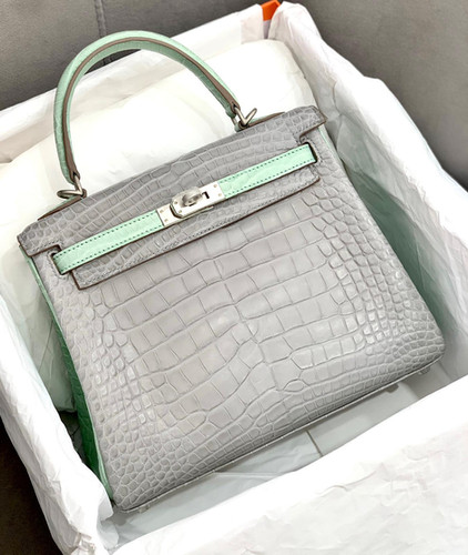 Hermès Kelly 25 | Gris Perle x Vert D'eau | PHW | Matte Croco | B Stamp