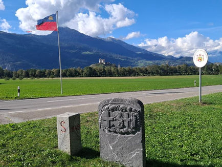 Der Grenzstein bei Balzers (FL)