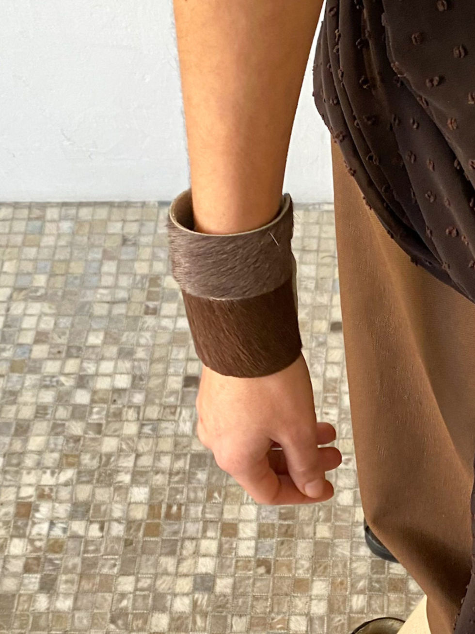 Thumbnail: Fur cuff grey